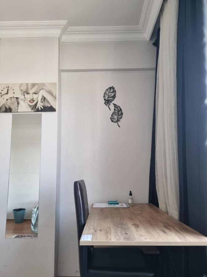 A Single Room in Home, одноместная комната в доме, Chambre simple, Habitación individual Стамбул Екстер'єр фото